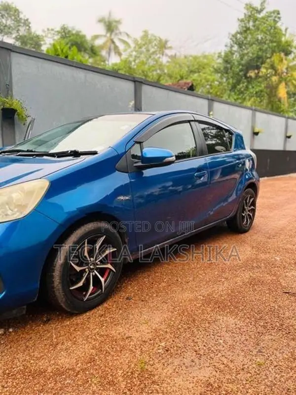 Toyota Aqua 2012
