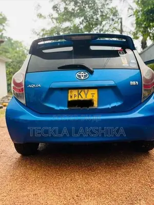 Toyota Aqua 2012