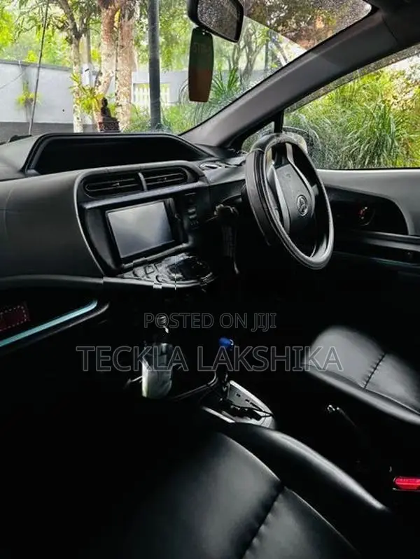 Toyota Aqua 2012