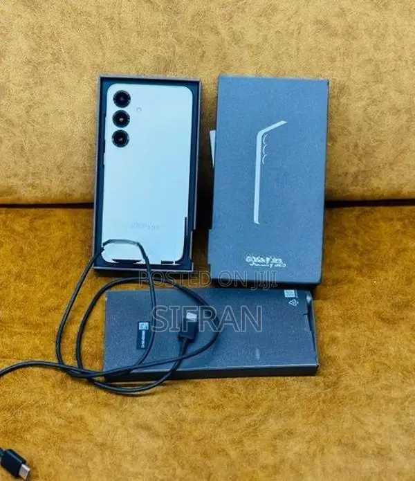 Samsung Galaxy S25 (Used)