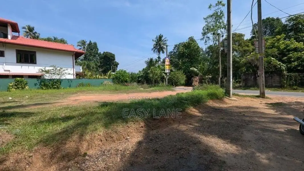 කඹුරාගල්ල හංදියෙන් සුපිරි ඉඩමක්