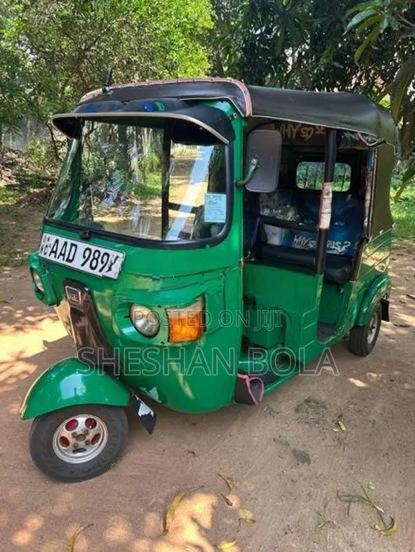 Bajaj RE 2012
