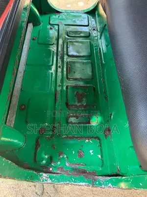 Bajaj RE 2012
