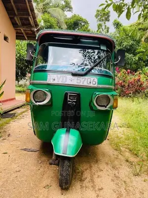 Bajaj RE 2010
