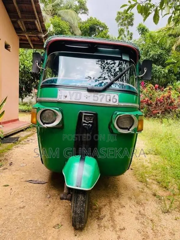 Bajaj RE 2010