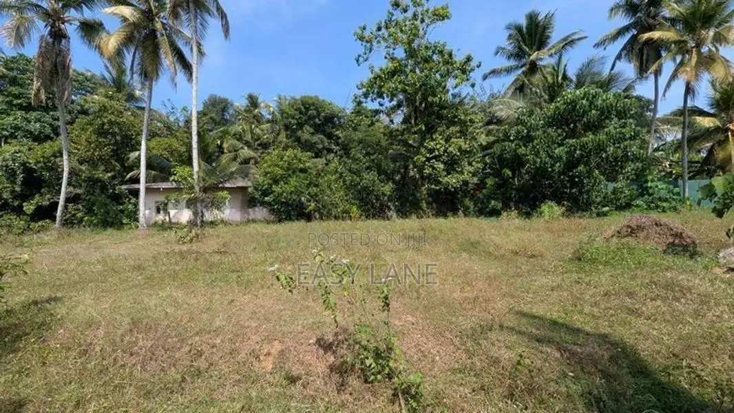 කඹුරාගල්ල හංදියෙන් සුපිරි ඉඩමක්