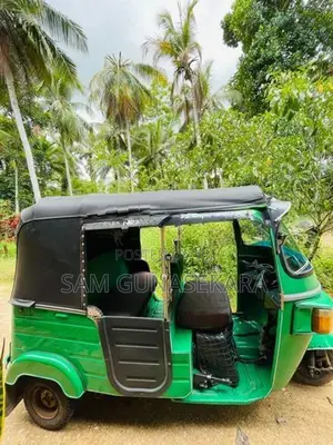 Bajaj RE 2010