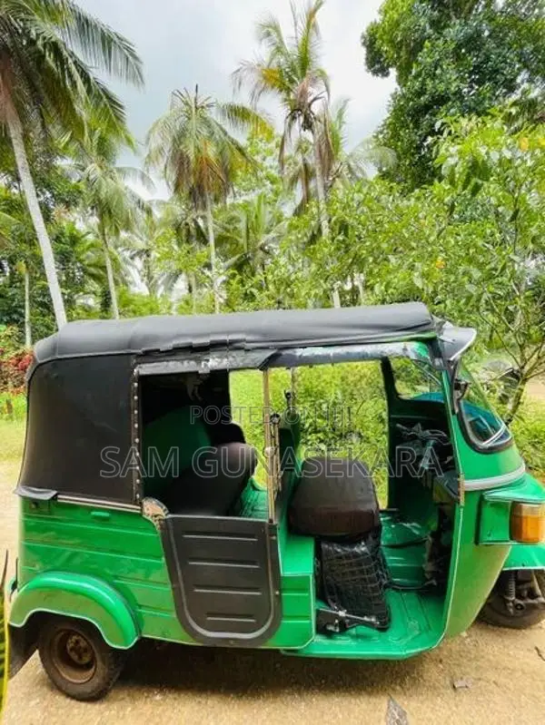 Bajaj RE 2010