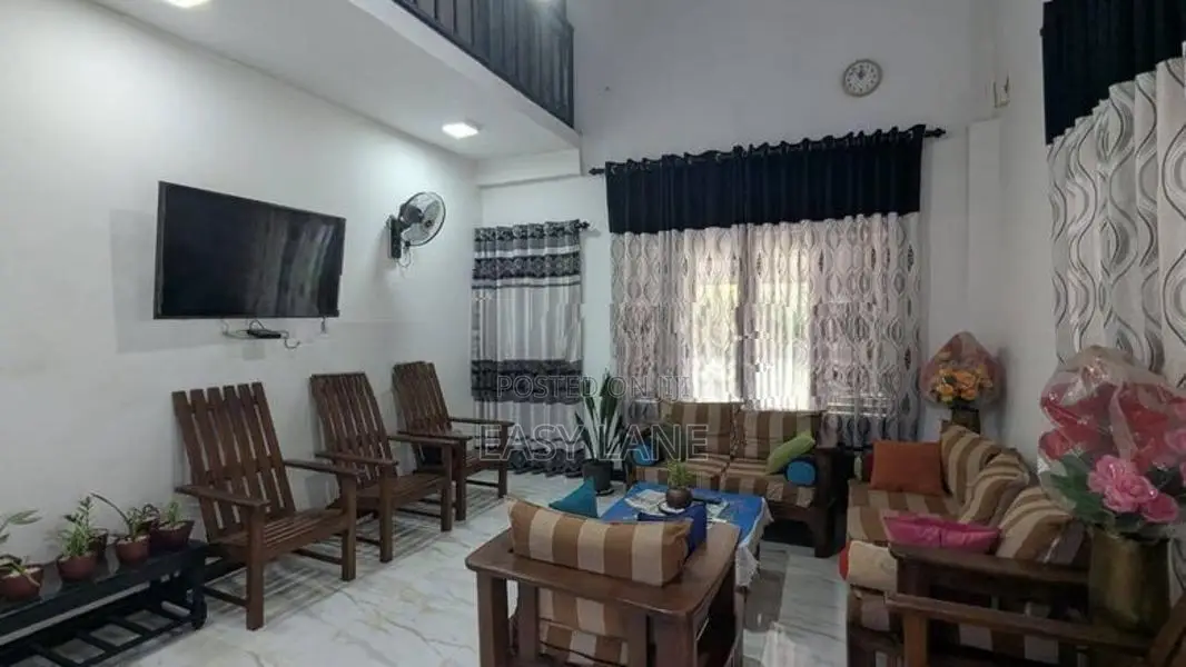 ඉහලබෝමිරිය දෙමහල් අංගසම්පූර්ණ නිවසක්