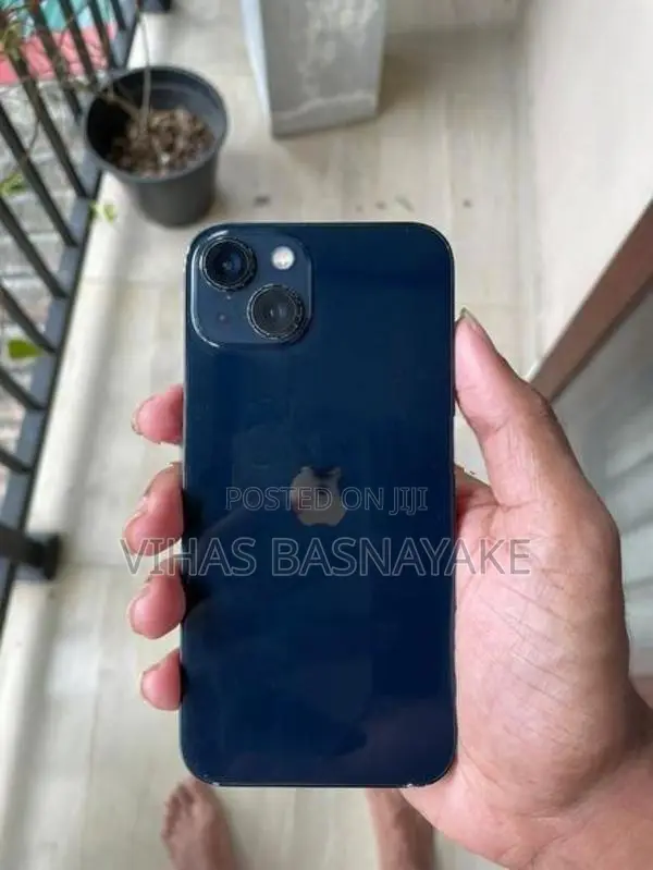 Apple iPhone 13 (Used)