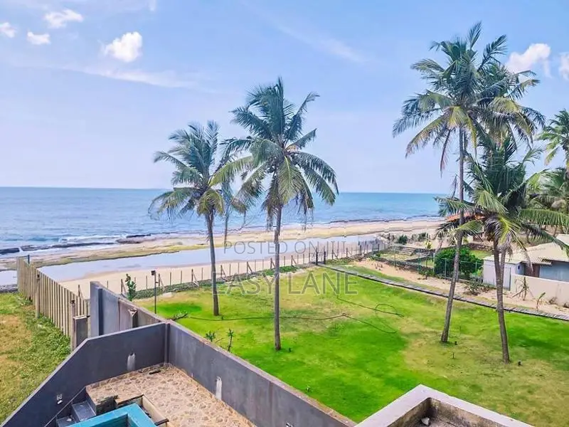 මීගමුව දුංගල්පිටිය වෙරළට මායිම්ව තට්ටු 4ක සුපිරි හෝටලයක්