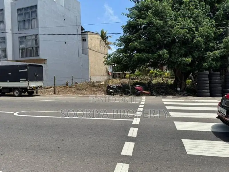 Road Facing Commercial Land for Rent in Nugegoda