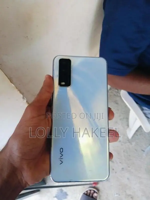 Vivo V20 (Used)