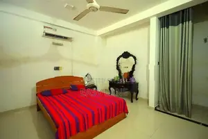 හෝමාගම හයිලෙවල් පාර පේන දුරින් නිවසක