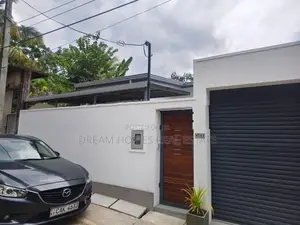 Newly Renovated Luxury 3 Bedroom House for Sale – Dampe