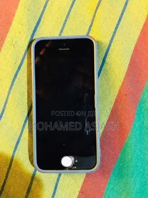 Apple iPhone SE (Used)