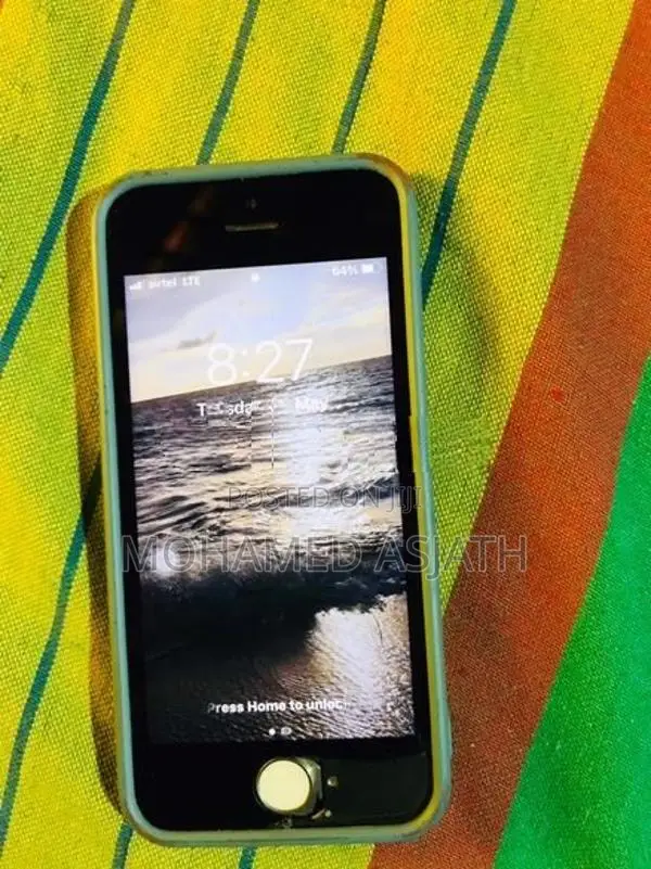 Apple iPhone SE (Used)