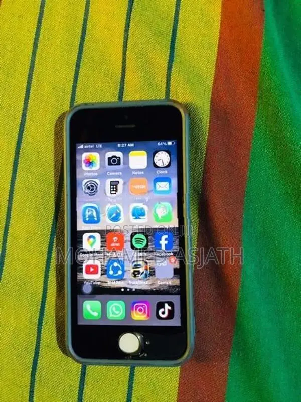 Apple iPhone SE (Used)