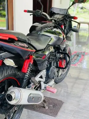 Bajaj Pulsar 200 2009
