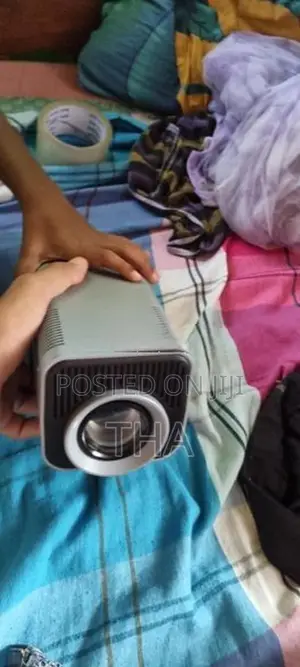 HY320 Projector
