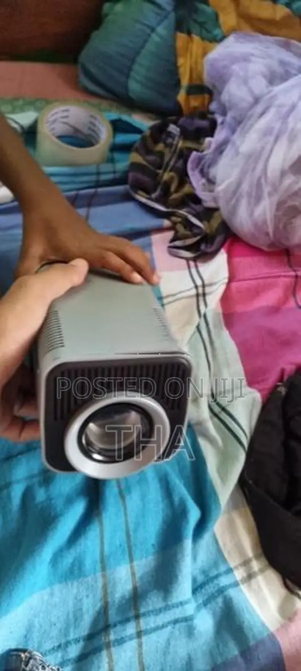 HY320 Projector