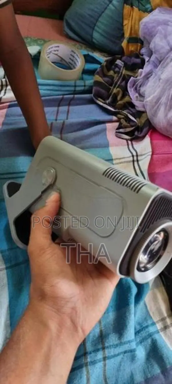 HY320 Projector