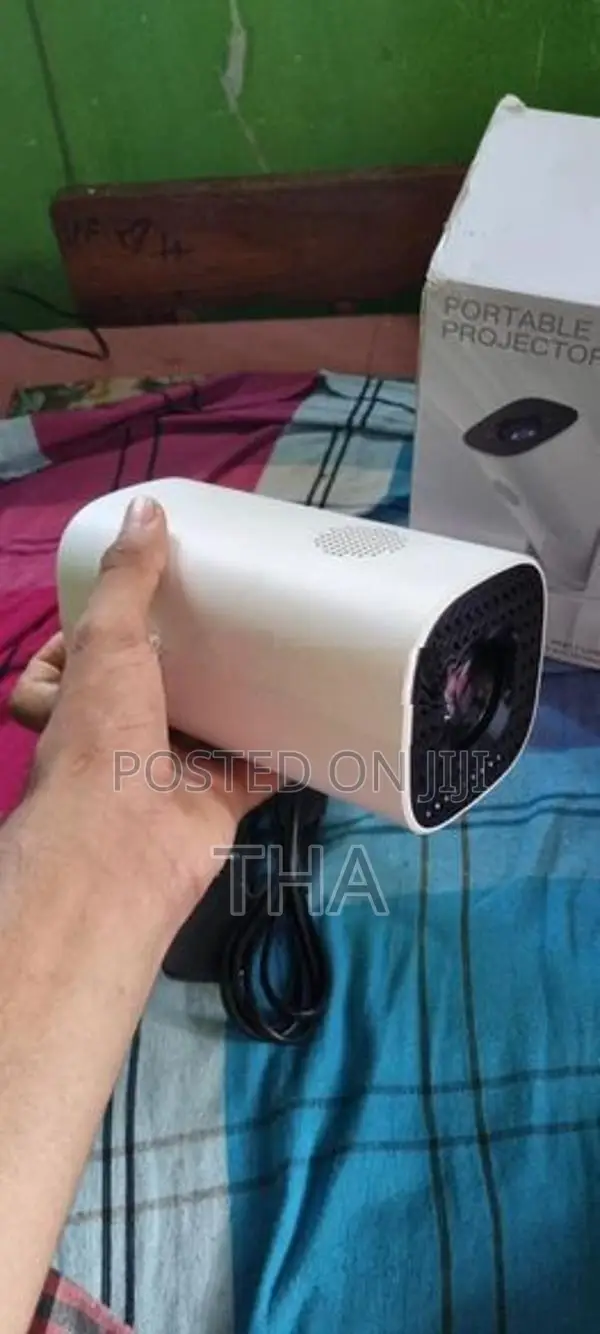HY320 Projector