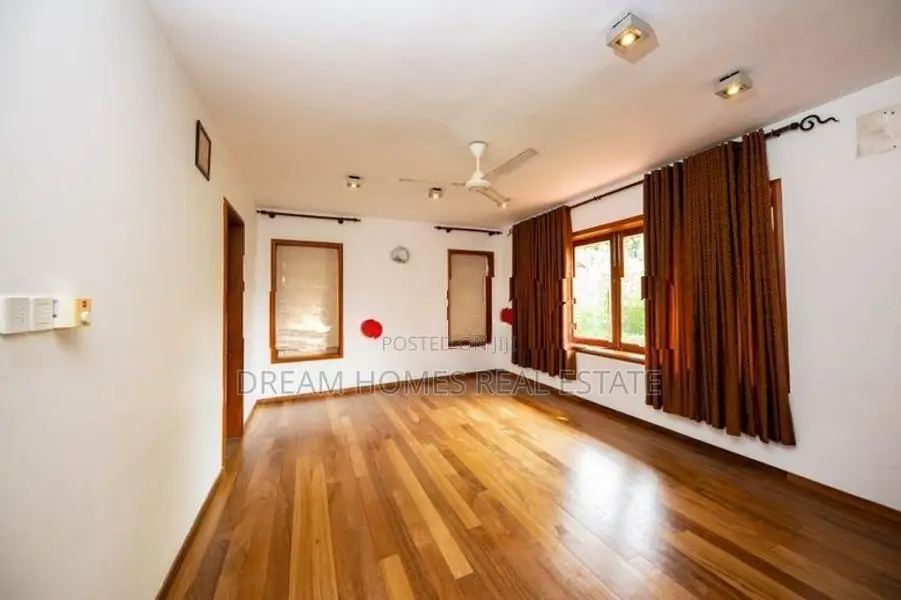 Spacious 6000 Sqft Modern House for Sale in Nugegoda Area