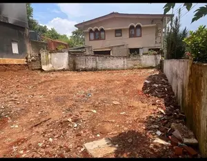 Mount Lavinia : 13P Land with an Old House for Sale