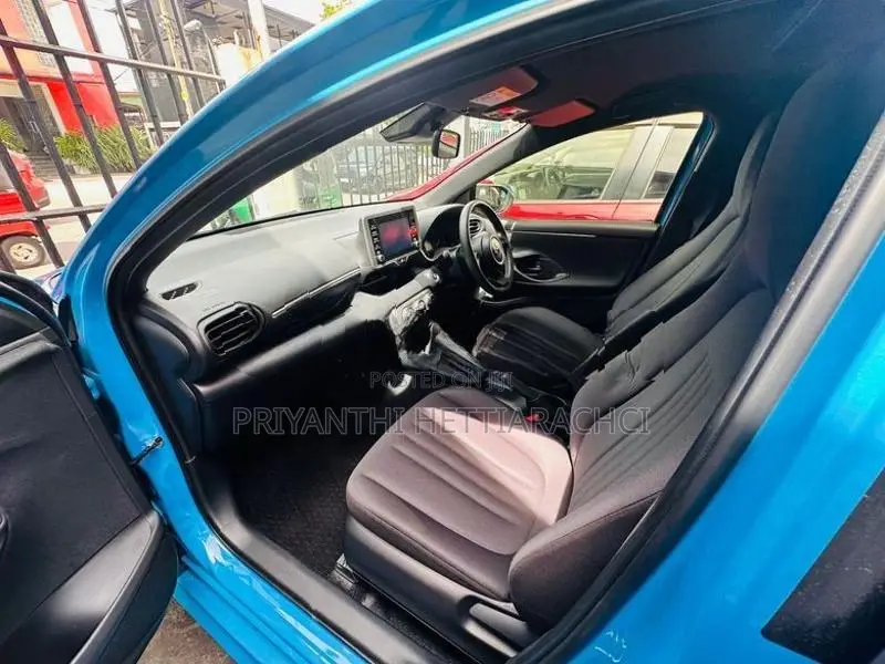 Toyota Yaris X Grde 2023