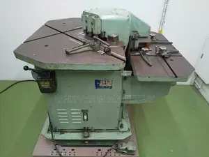 Hydraulic Corner Cutter
