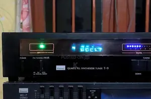 Sansui Digital Stereo Tuner T-9