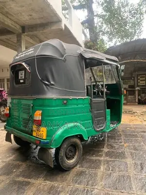 Bajaj RE 2005