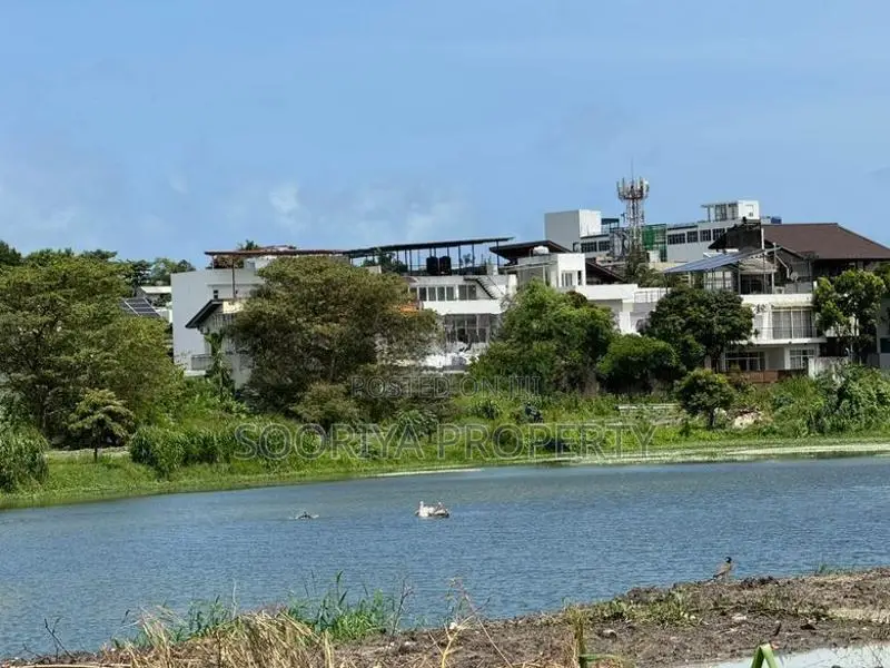 Lake Facing Luxury Land for Sale in Nugegoda