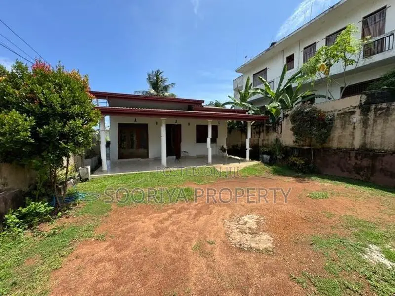 Lake Facing Luxury Land for Sale in Nugegoda