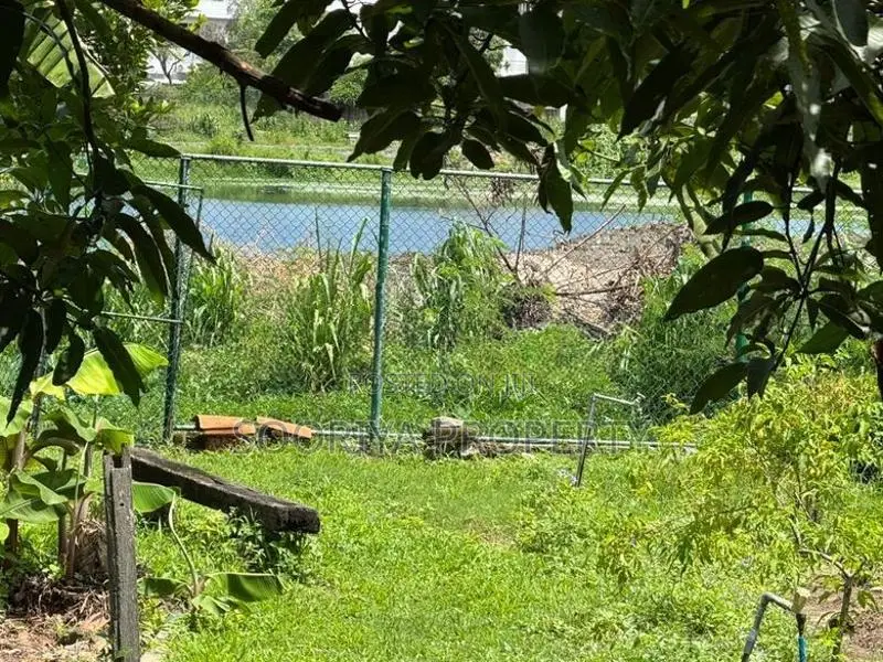 Lake Facing Luxury Land for Sale in Nugegoda