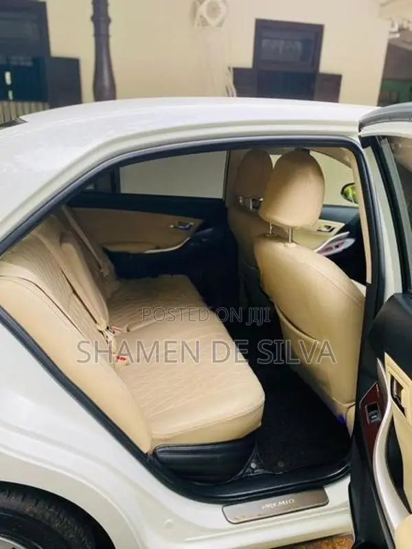 Toyota Premio 2019
