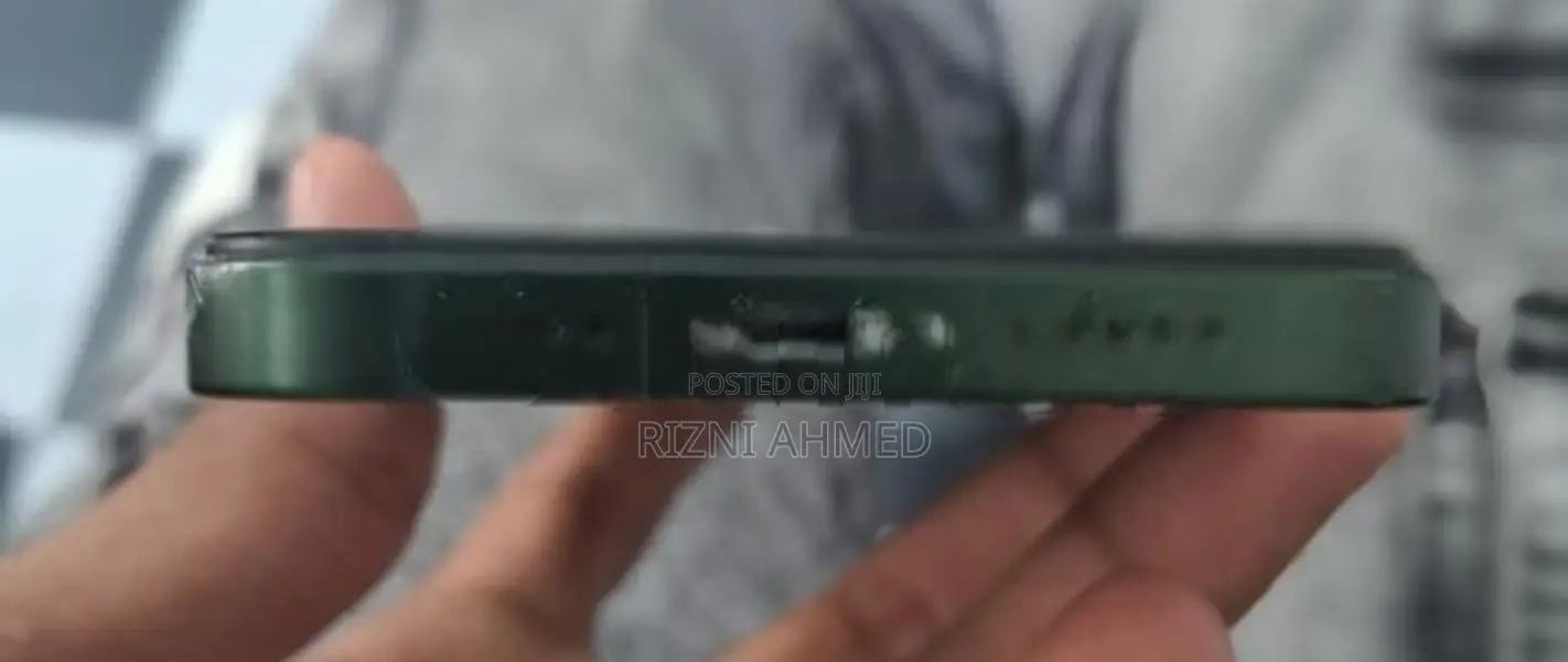 Apple iPhone 13 (Used)