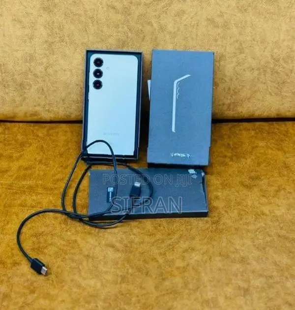 Samsung Galaxy S25 (Used)