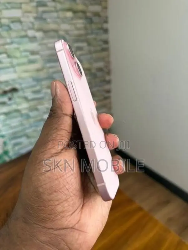 Apple iPhone 15 512GB (Used)