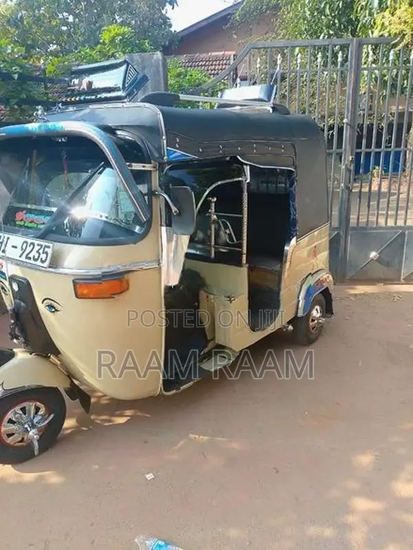 Bajaj RE 2003