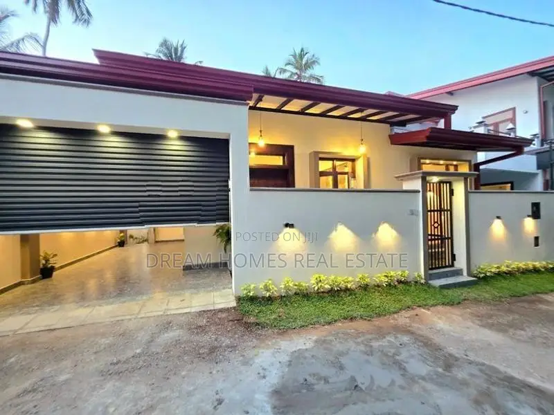 Architect Designed House for Sale in Kahathuduwa Area