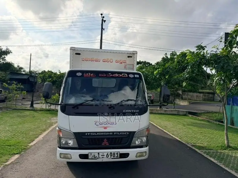 Mitsubishi Canter 2011