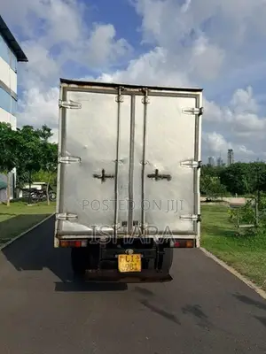 Mitsubishi Canter 2011