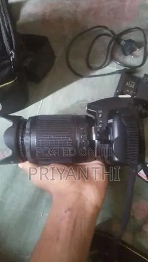 Nikon D 3000