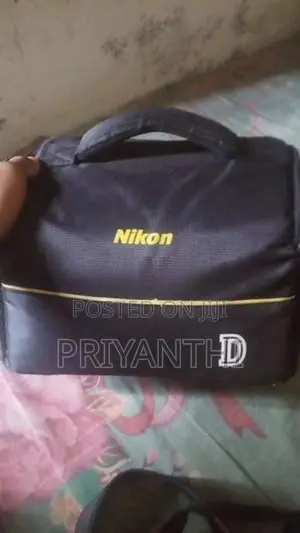Nikon D 3000