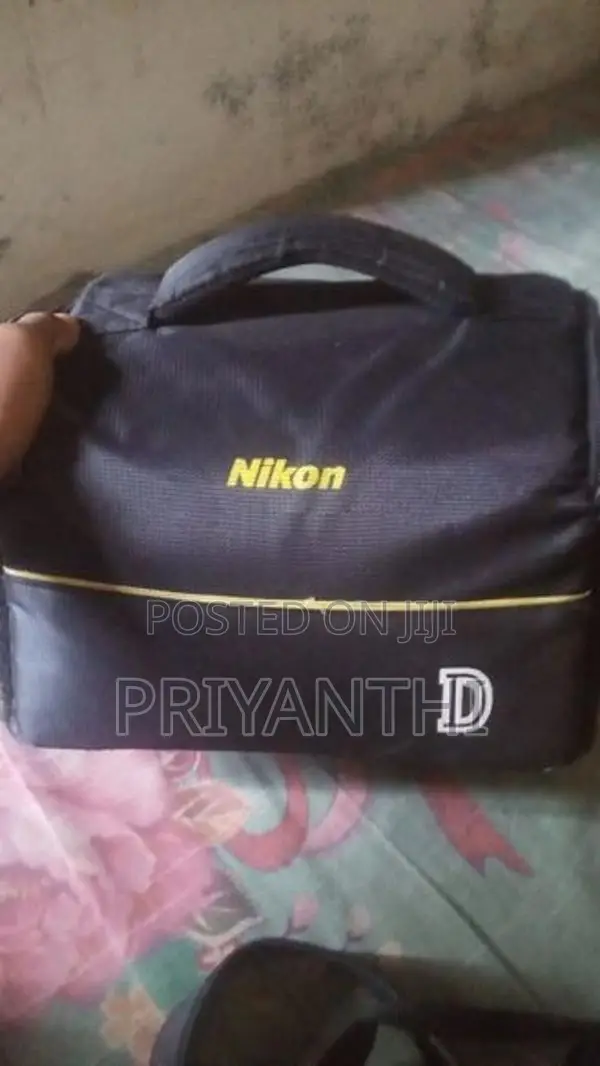 Nikon D 3000