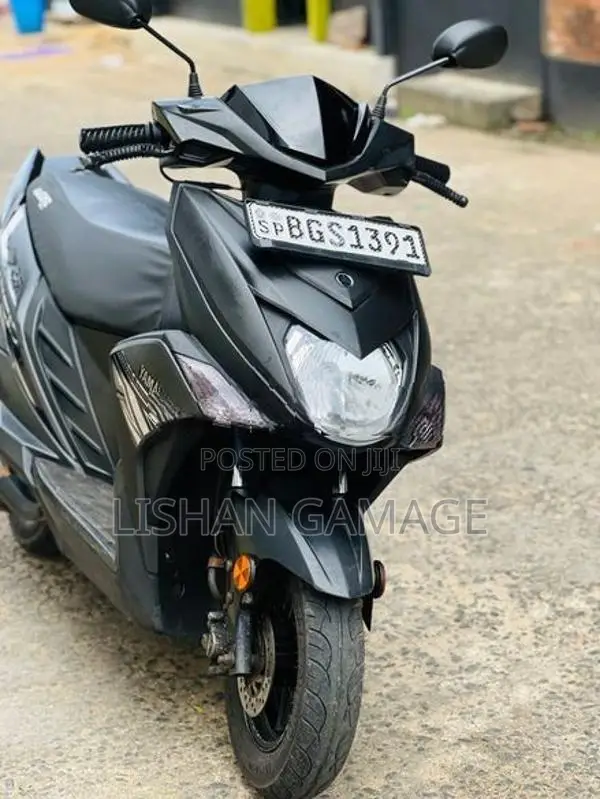 Yamaha Ray ZR Black Night 2018