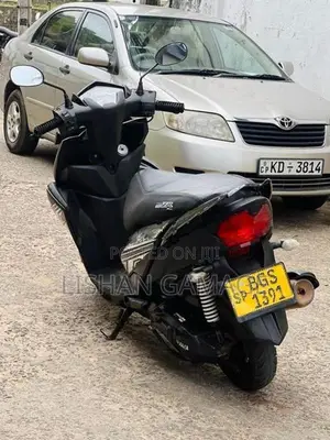 Yamaha Ray ZR Black Night 2018