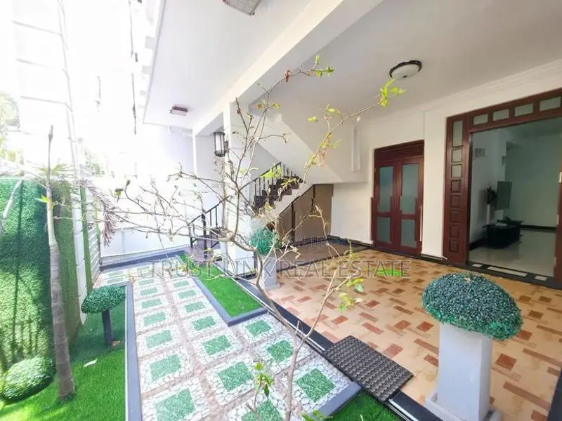 3 Storey House for Sale in Wattala
